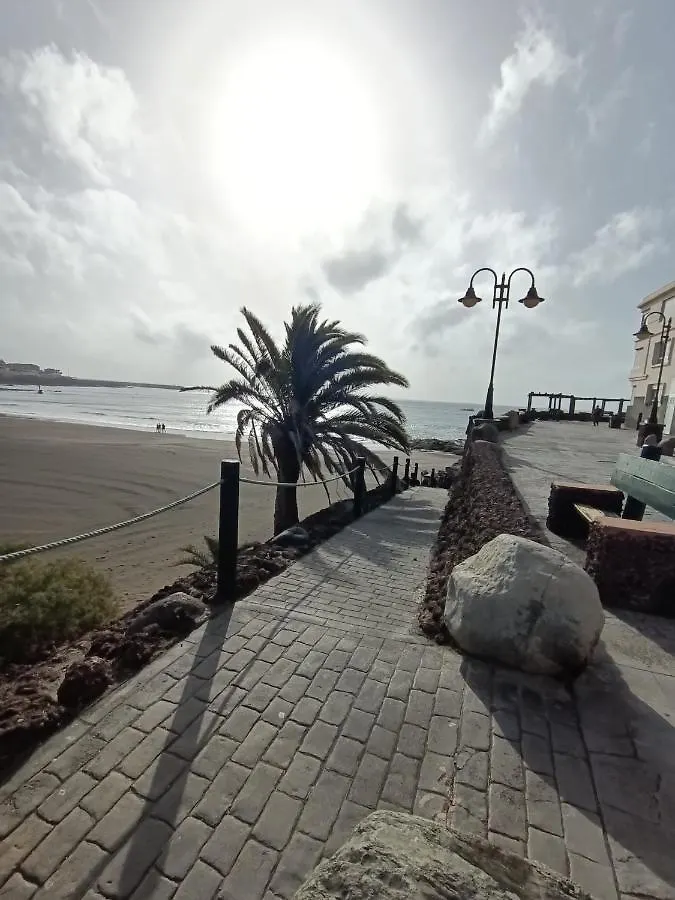 Melenara Beach And Salinetas Beach contacts